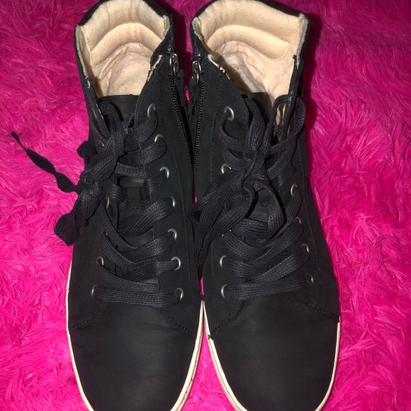 Ugg high top shoes - Picture 3 of 4